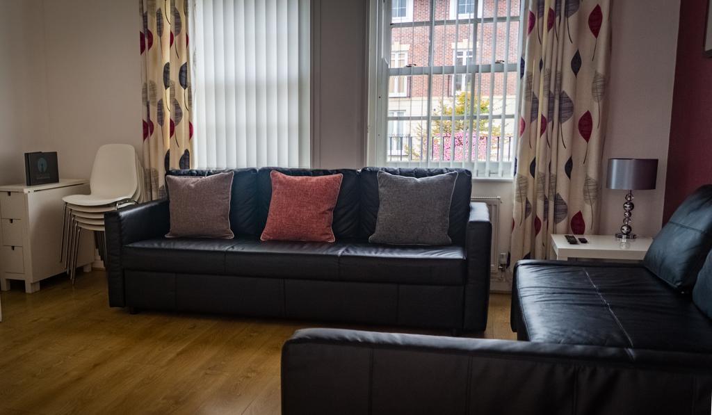 The Racecourse Gathering Apartment *